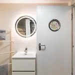 Calma, Luz Y Diseno En El Centro De Santander
