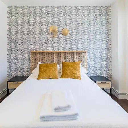 Calma, Luz Y Diseno En El Centro De *