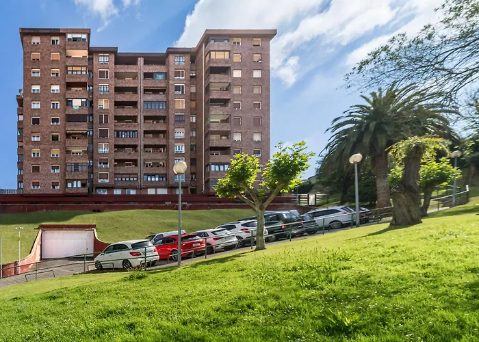 Calma, Luz Y Diseno En El Centro De Apartment