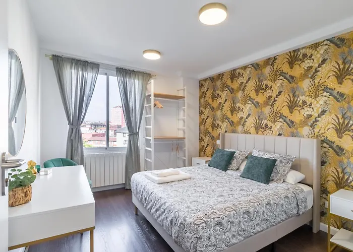 Calma, Luz Y Diseno En El Centro De