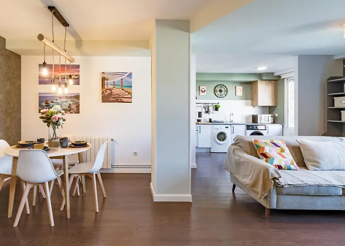 Calma, Luz Y Diseno En El Centro De Apartment *