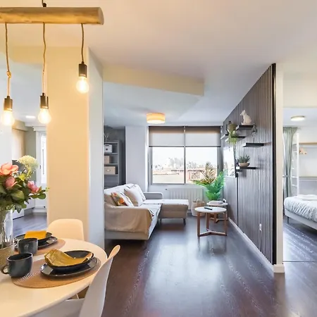 Calma, Luz Y Diseno En El Centro De Apartmán Santander